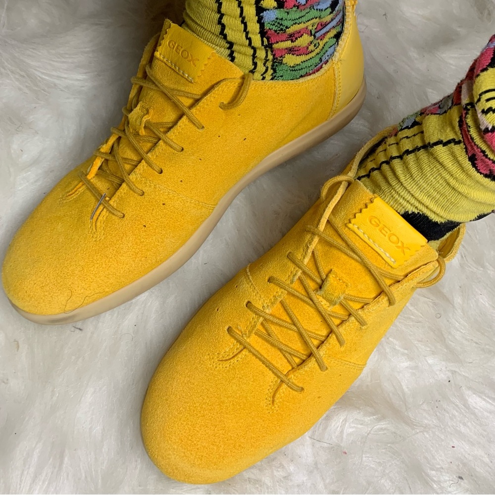 Woman’s size 38/US 7Geox Respira two town yellow  tie-up breathable footwear - Picture 5 of 8
